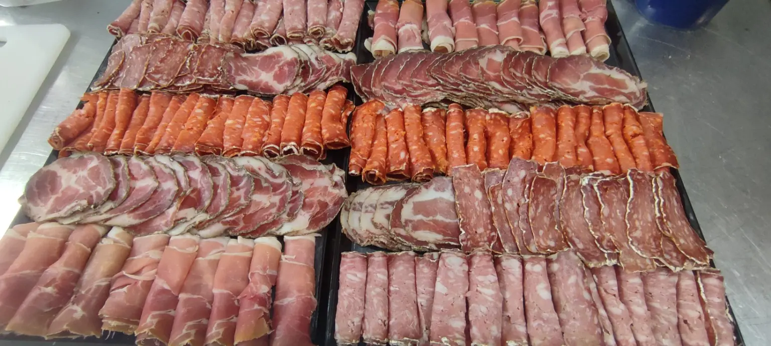 Plateau de charcuterie et salaisons maison